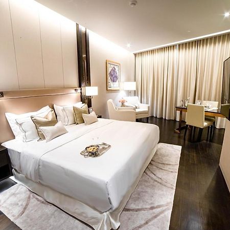 Ph Suites At Pavilion Bukit Bintang Kuala Lumpur Zewnętrze zdjęcie A bedroom at the hotel